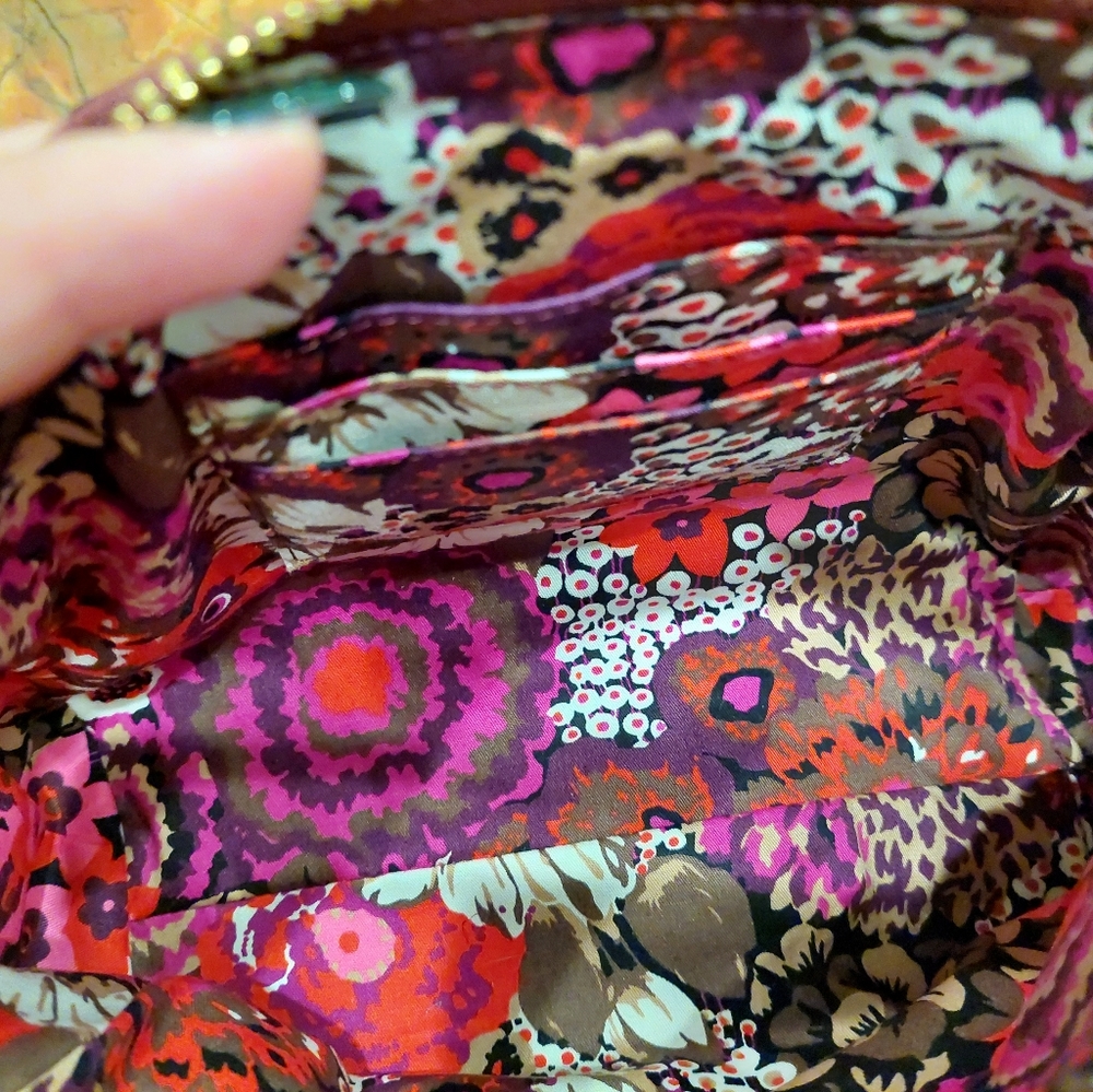 Vera Bradley Leather Purse Preowned Excellent Condition - Picture 6 of 8